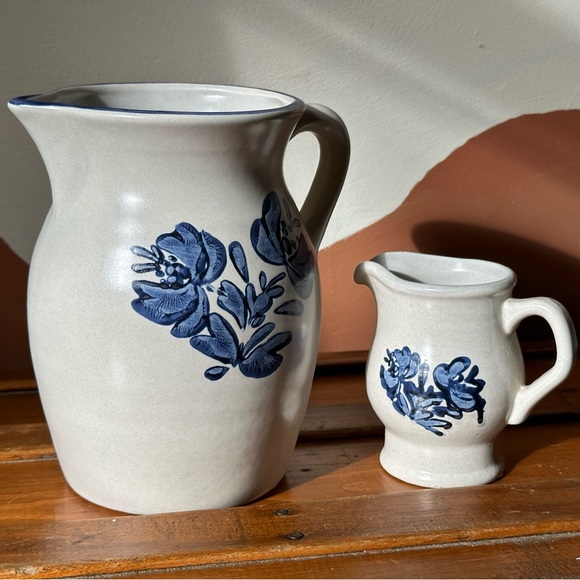 ✨Vintage Pfaltzgraff “Yorktowne” Pitcher and creamer set✨ - Picture 2 of 2